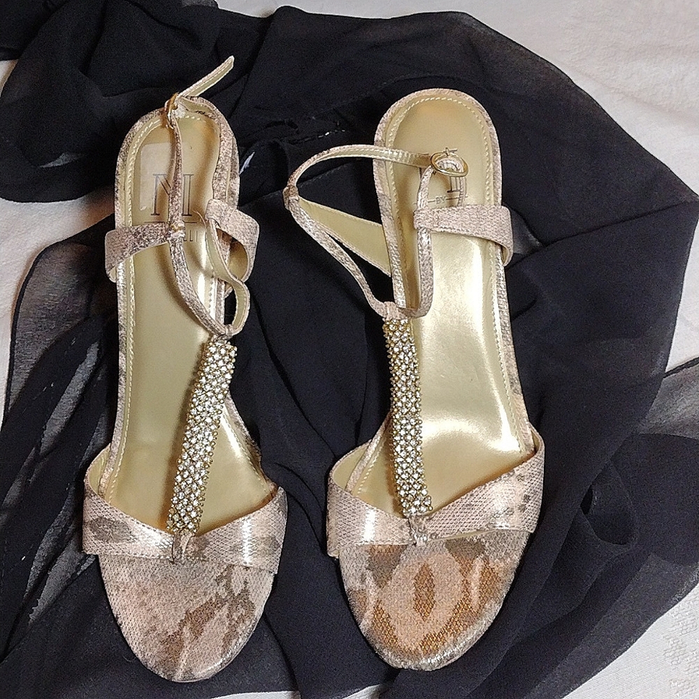 M by Marinelli stiletto leather dress shoes.
